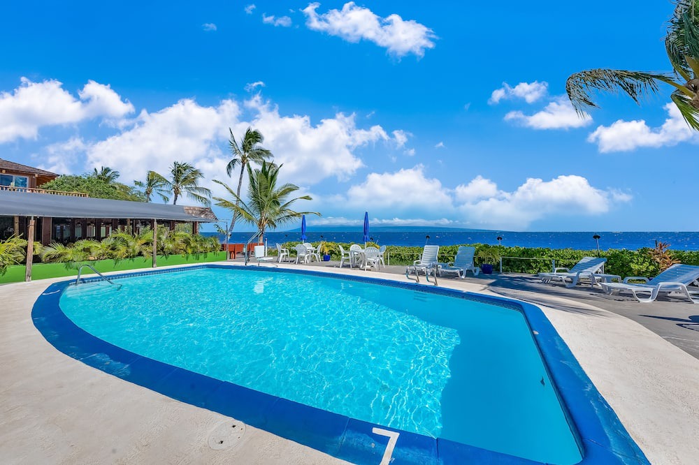 Kaunakakai Apartment | Tropical studio in oceanfront resort w/pool, WiFi, & kitchenette - snowbirds OK
