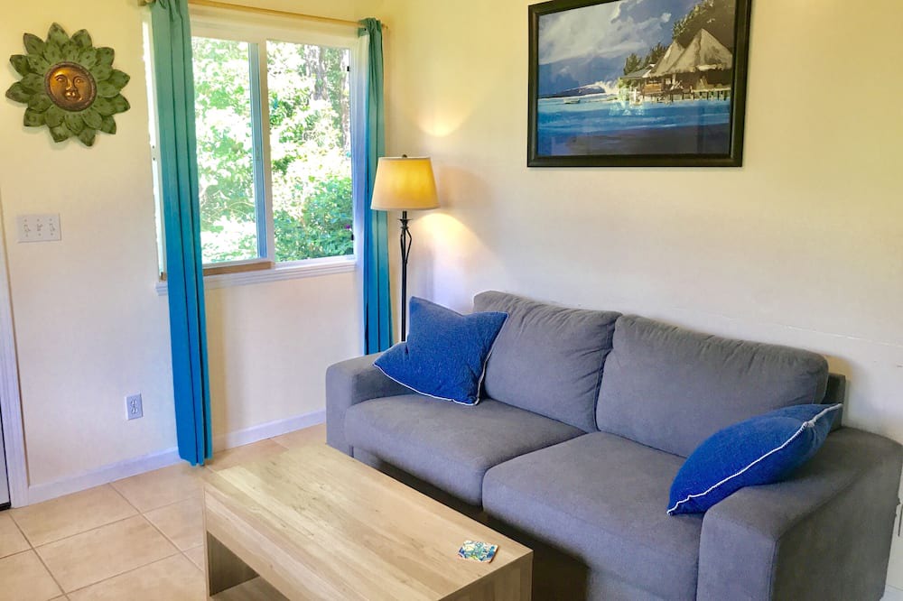 Keaau House | Sunset Suzy's tropical retreat! One free night! After 7 nights.