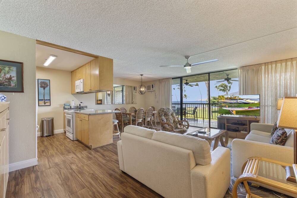 Kihei Condo | Maui Sunset Vacation Rentals B320