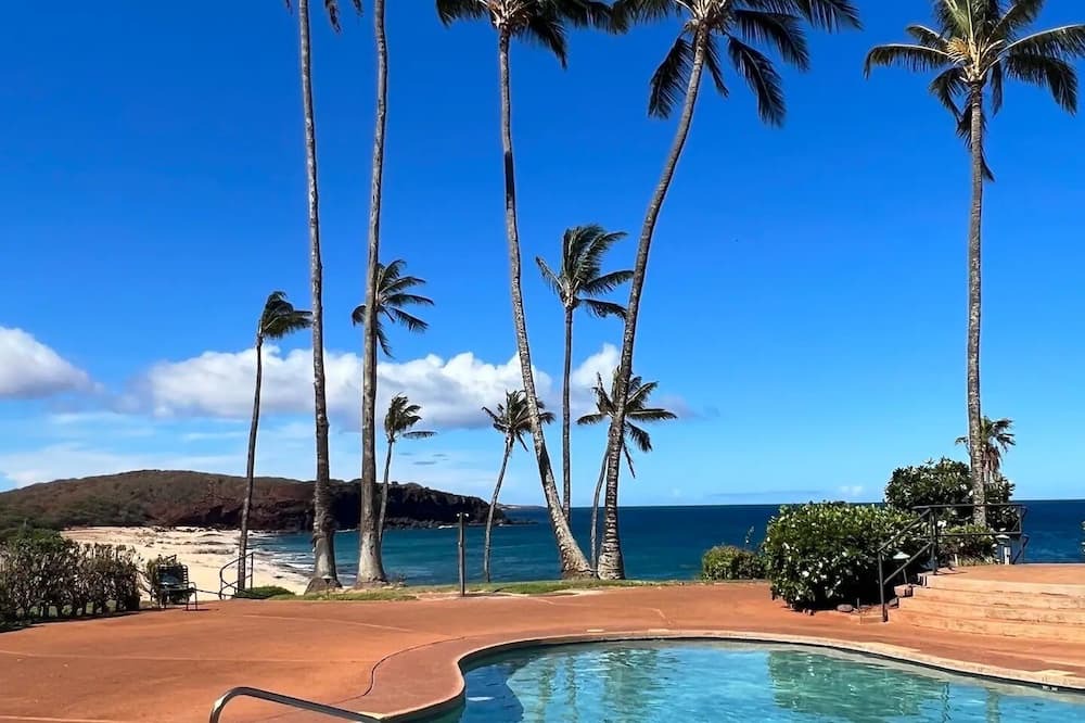 Maunaloa Apartment | Luxurious Ocean View- Ground Floor/WIFI/Lanai/King Bed/Kitchen