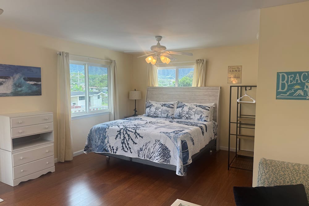 Kaneohe House | Paradise in Kaneohe: stocked studio near grocery