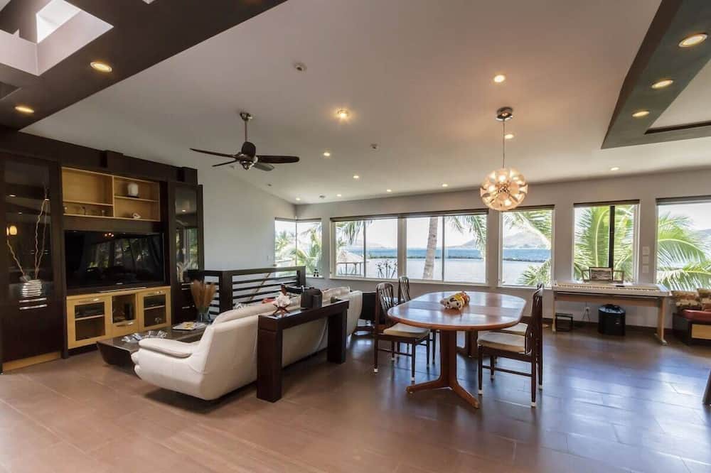 Kaneohe House | Sea Breeze Combo - shared hot tub, ocean view