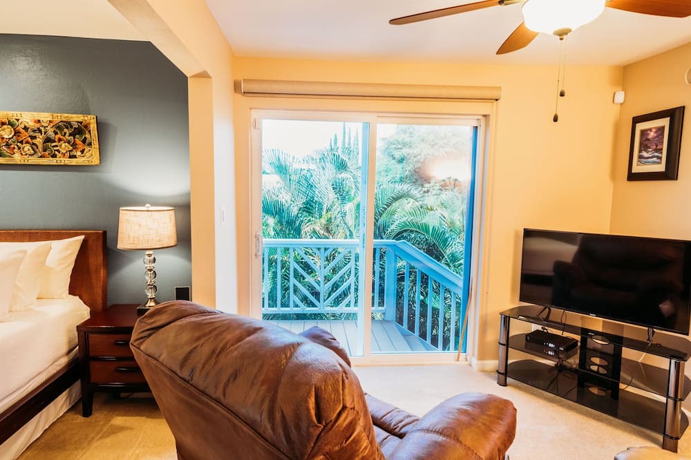 Kihei House | 🌴 Spacious 4BR Kihei Retreat Walk to Beach A/C Family Ready + Beach Gear