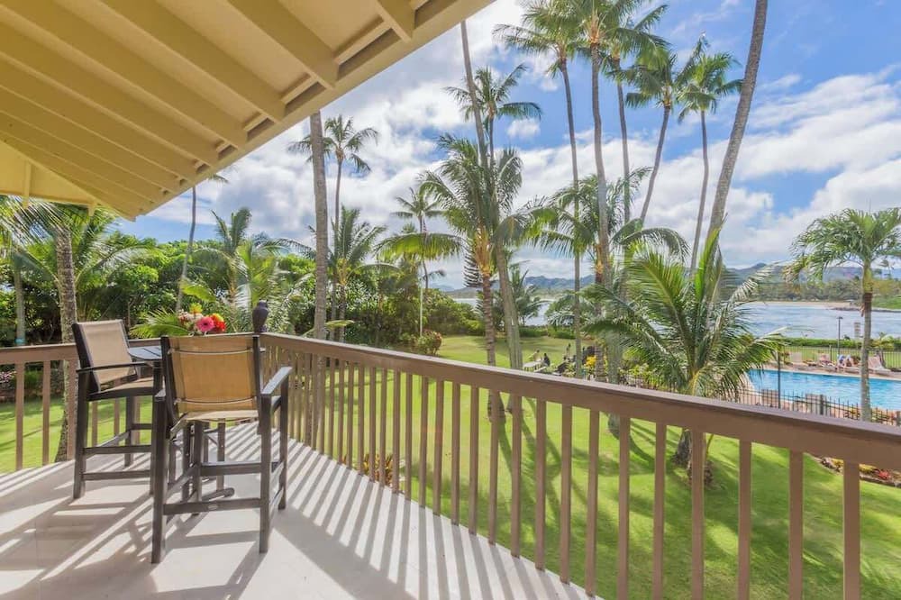 Wailua Condo | Modern Luxury Renovated Ocean View Condo - Steps to the beach with Pool and A/C