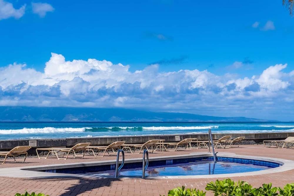 Honokowai Condo | Direct Oceanfront Ground Floor 1BR Amazing views of Molokai and Lanai- Kulakane 105