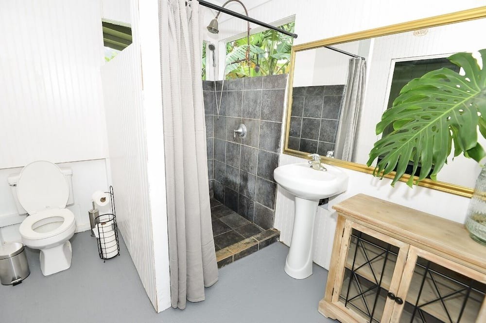 Anahola House | Sweet Country Cottage