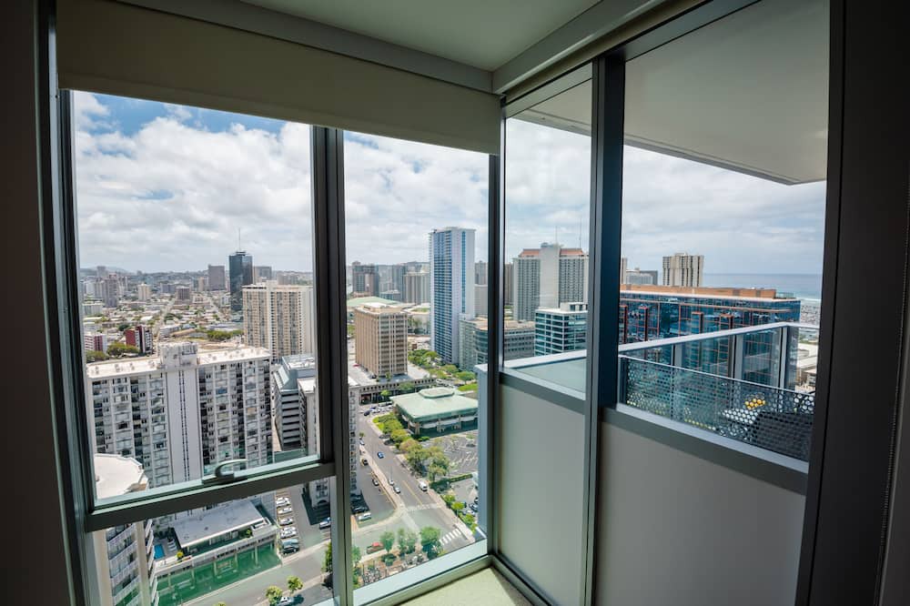 Ala Moana Condo | Upscale 2 bedroom with parking in Ala Moana