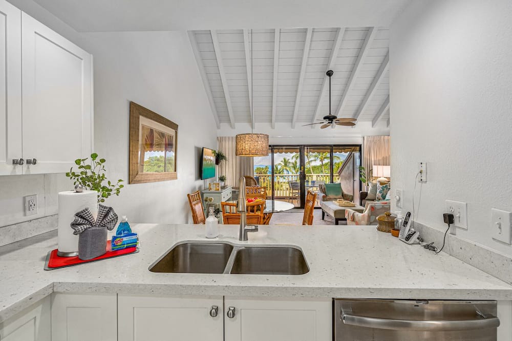 Kihei Condo | Maui Kamaole G211 condo w/ocean views and pool access, summer deal