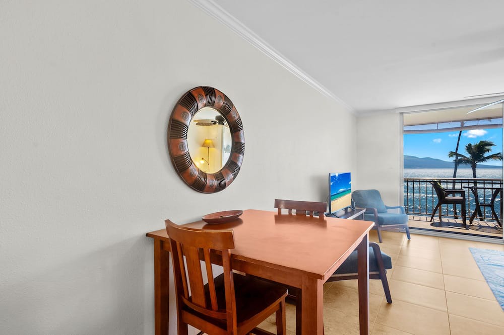 Maalaea Condo | Maalaea Kai 311: Direct Ocean Front, Couples Retreat, Incredible Views, Split AC