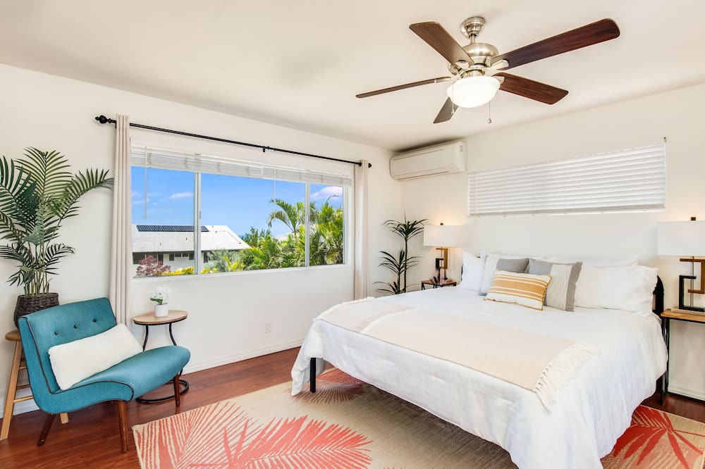 Kailua-Kona House | Kona Ocean View Home - Downtown, Fruit Trees, Sunset views