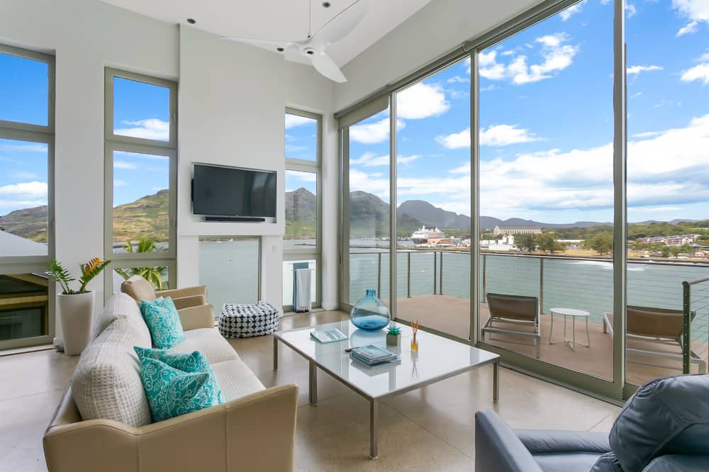 Lihue House | Stunning Oceanfront Home @ Kalapaki Bay, AC, Sleeps 8