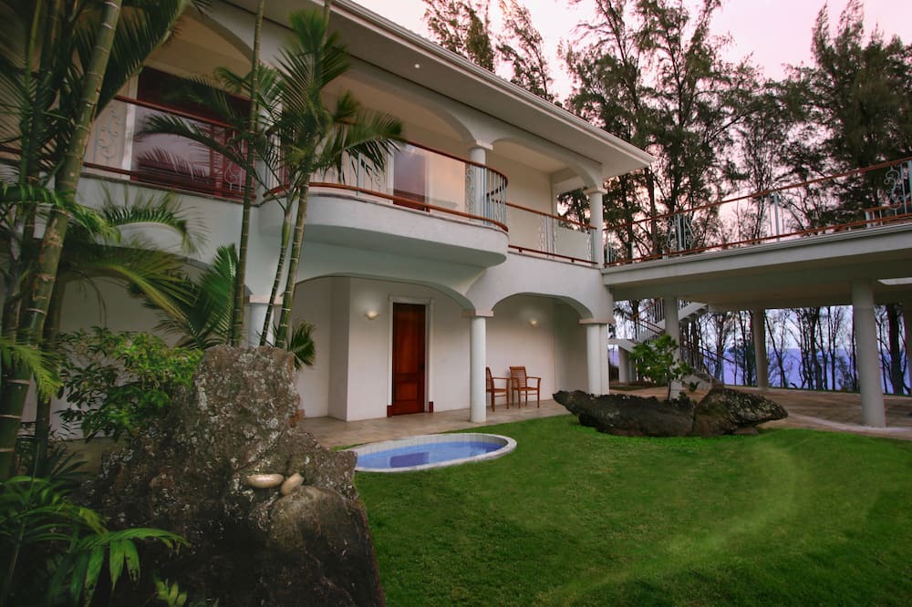 Kapaau Hotel | Ocean View Suite @ Hawaii Island Retreat an Eco-Boutique Hotel