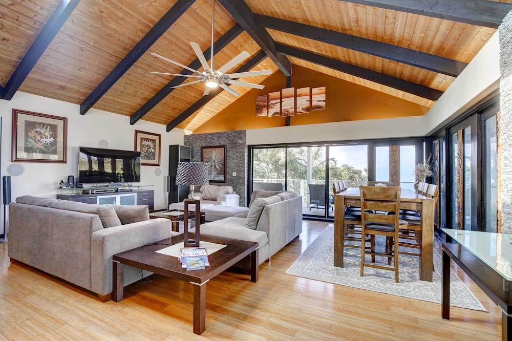 Kalaoa House | Kailua-Kona House w/Balcony & Ocean Views!