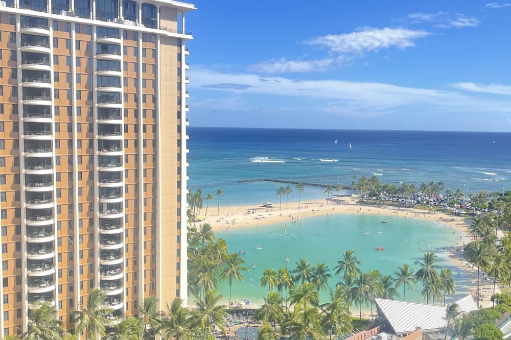 Waikiki Condo | Waikiki Condo - Ocean View - Minutes from the Beach!