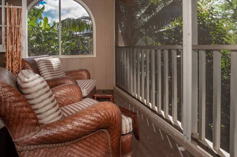 Maunaloa Condo | PANIOLO HALE'S LUXURY OFFERING! ONE OF THE BEST!
