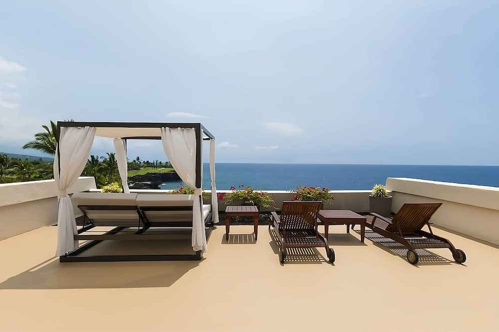 Keauhou Hotel | Perfect Place to Stay! Oceanfront, Game Room, Close to White Sands Beach Park