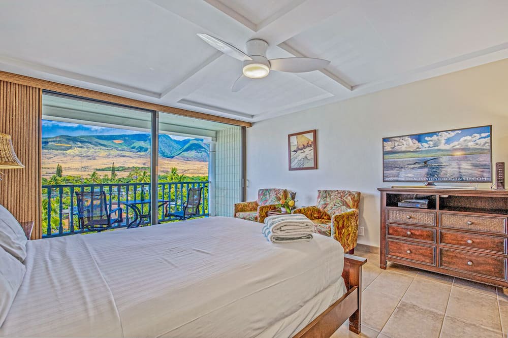 Historic Lahaina Front Street Condo | Lahaina Shores unit 528