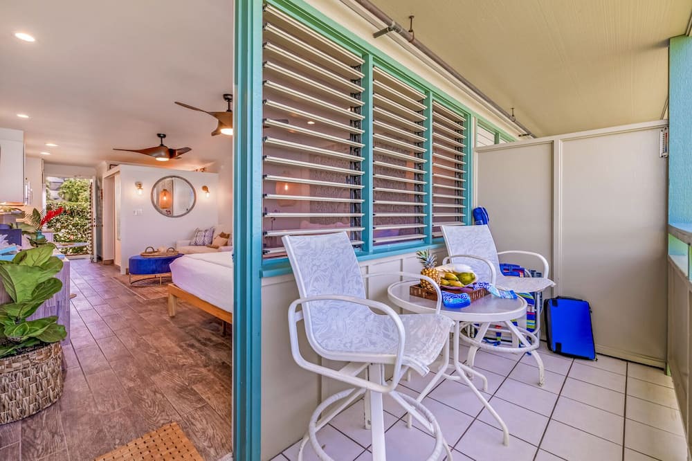 Napili Condo | Oceanfront Beachfront Studio - The Napili Bay 103 -Fall asleep to the waves