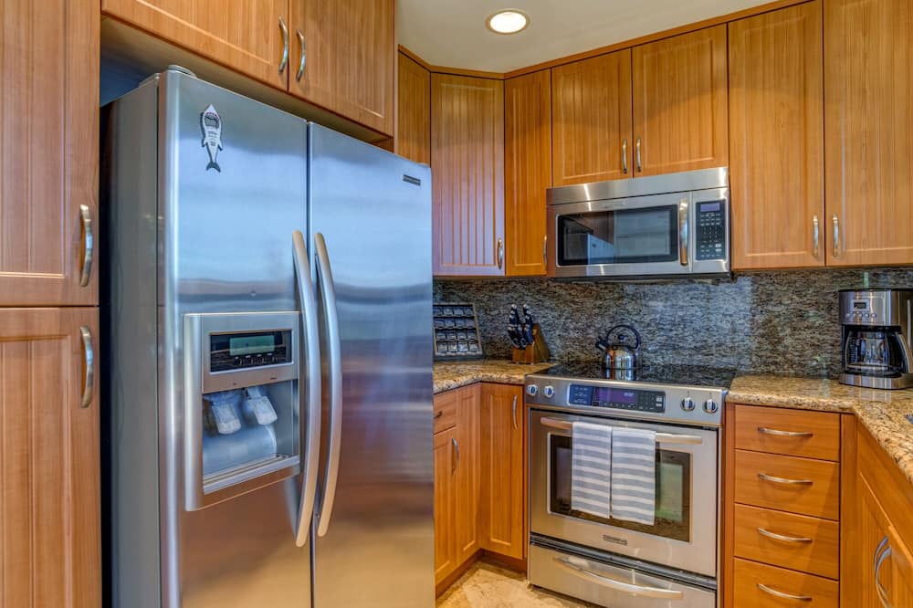Napili Condo | Bay Villa 12G4 Remodeled with Oceanviews