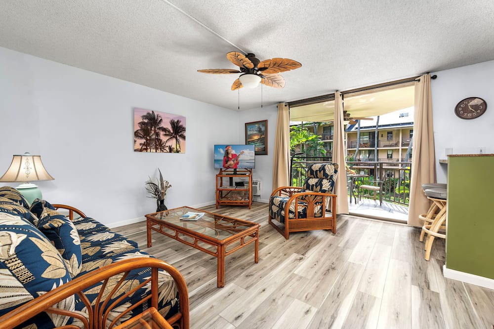 Kailua-Kona Condo | KONA MAKAI#5-205 BEAUTIFUL 2ND FLOOR UNIT IN OCEANFRONT COMPLEX!