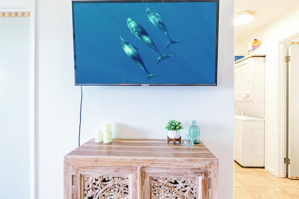 Keaau House | Absolute Oceanfront on Ancient Lava Cliffs! Whales, dolphins, turtles!