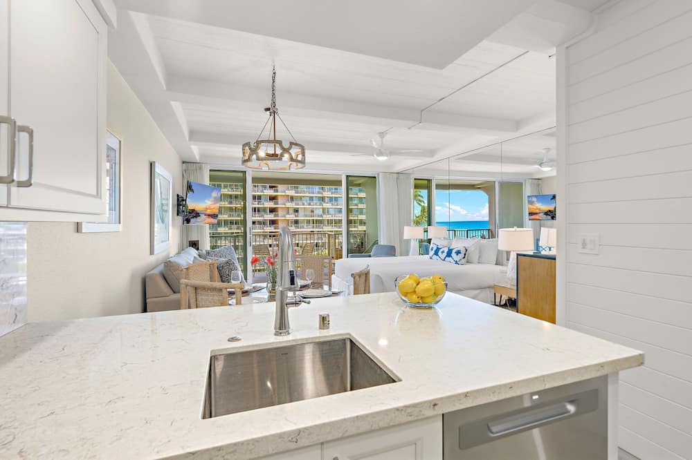 Kaanapali Condo | Maui Resort Rentals: The Whaler 562 - Fully Renovated 5th Floor Studio, Fantastic Pacific Ocean and Black Rock Views!