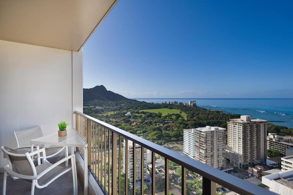 Waikiki Resort | Aston Waikiki Sunset Resort 1 Bedroom Sleeps 4