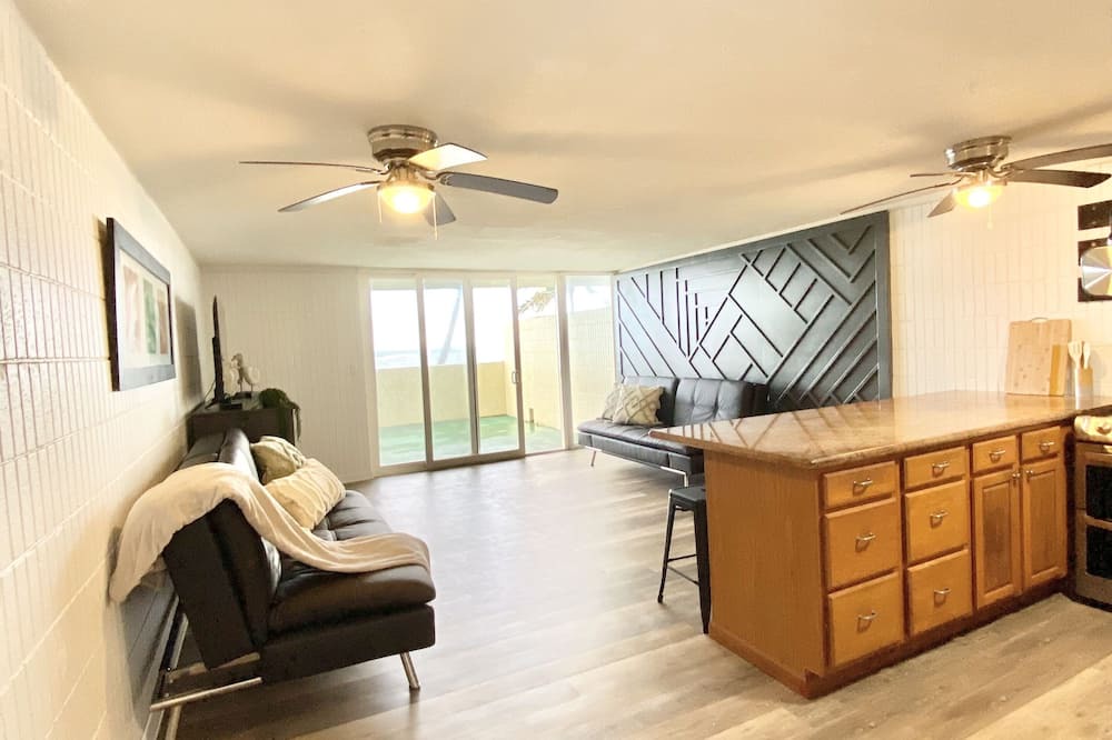 Punaluu Condo | North Shore getaway condo with pool