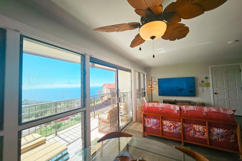 Honalo Condo | Peaceful Kona Getaway with Ocean Views | 2-Bedroom Condo at Kona Coffee Villas