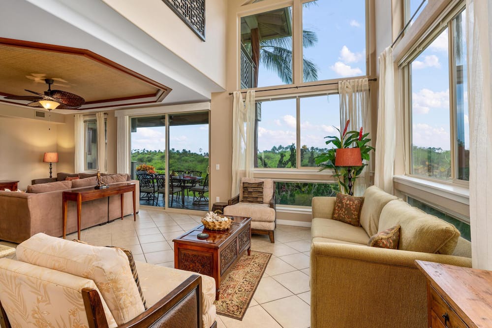 Kamuela House | Hilton Waikoloa Pool Pass for 2026. ML Beach Club Pass. Palm Villas ML F4