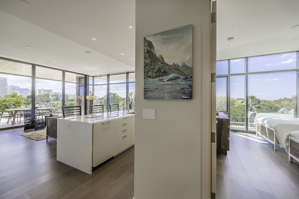 Ala Moana Condo | Park Lane Ala Moana Located on the ocean side of Ala Moana Shopping Center