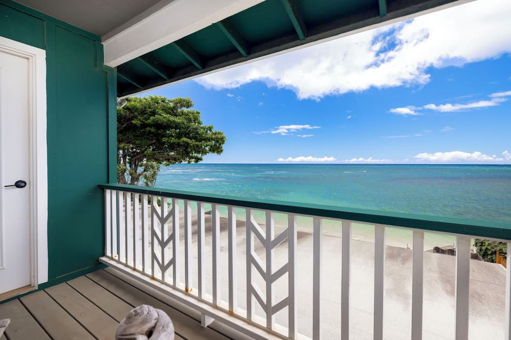 Mokuleia House | Exquisite Bali-Style Beachfront, Two Master Suites