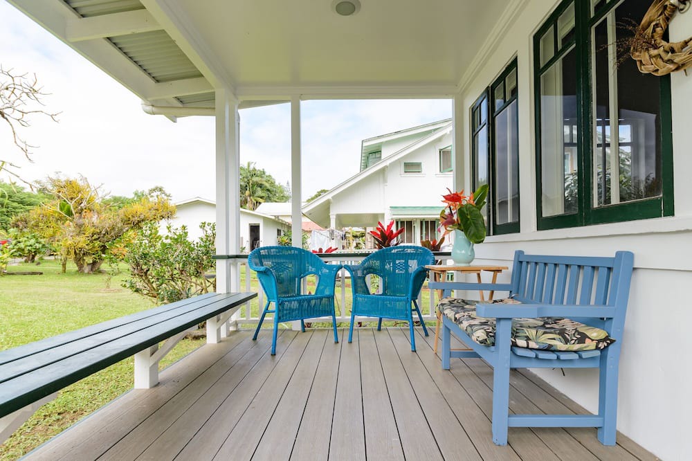 Hilo House | Beautifully Remodeled Plantation Style Hilo Home
