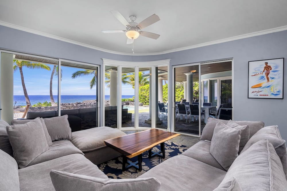 Kailua-Kona House | Kona Blue: Secluded Beachfront Home w/Private Pool, AC & Ocean Views