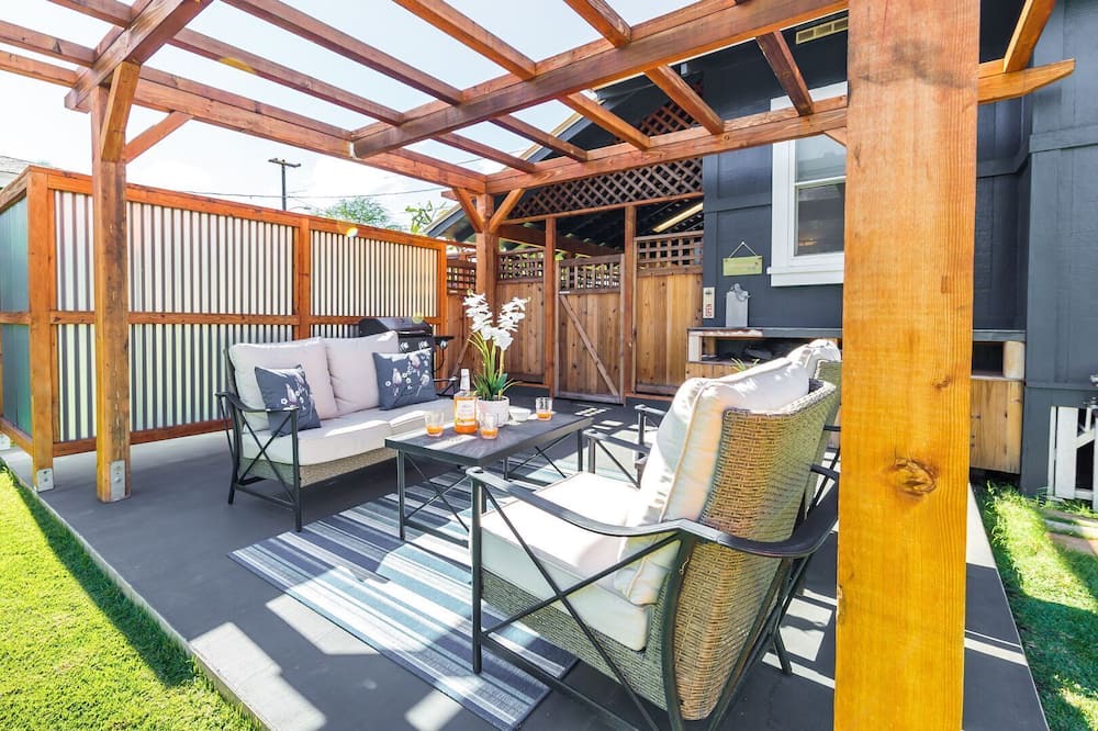 Waimea House | Waimea Beach Cottage by Destination Kauai - Charming 2BD, A/C, Walk to Ocean/Pier