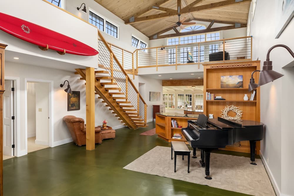Kahala House | Kahala Seaside: Beautiful Nautical-Themed Home w/AC, Yard, Private Pool & Spa!