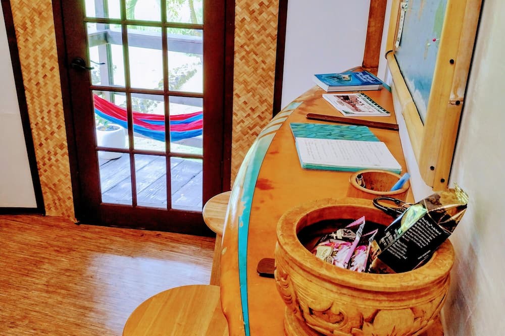 Papaikou House | Hale'ohe (Bamboo House) Yurt on a small family farm