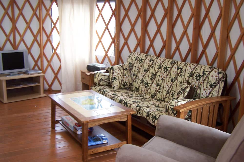 Ocean View Apartment | Hawaii by Yurt Luxury for Less!