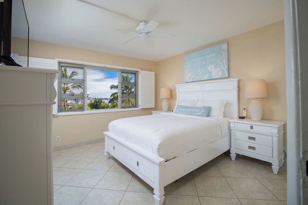 Kihei Condo | Stunning Ocean Views I Menehune Shores 407