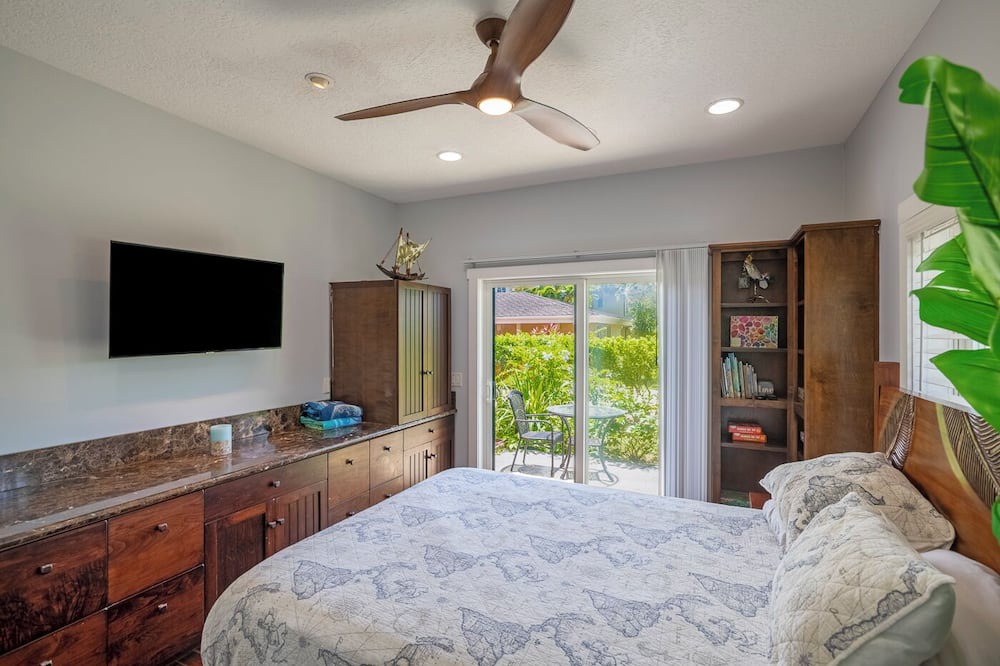 Princeville House | House with AC, Theater Room, Pool, Built in speakers