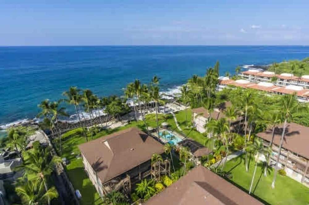 Kailua-Kona Condo | Kona Isle E-24 Direct Ocean front coner unit 2nd Floor,Sleeps 4, Spectacular