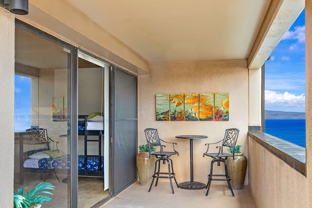 Kahana House | Spectacular Oceanfront Penthouse, New $200,000 Remodel, AC 2700 Sq Ft, sleeps 10