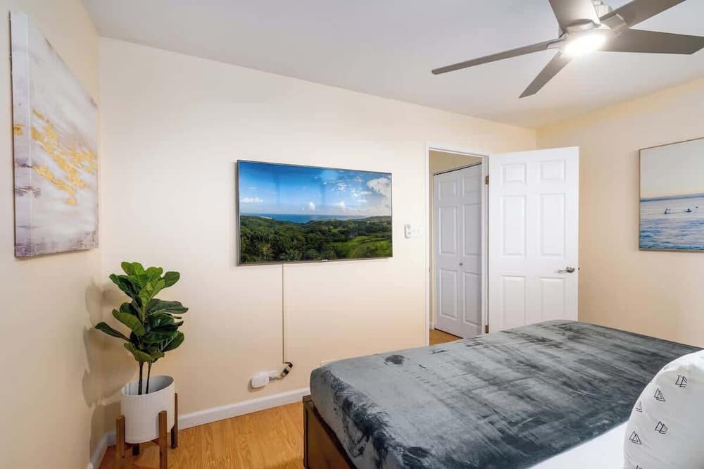 Kihei Condo | Steps to Beach Condo with Ocean Views & Pool