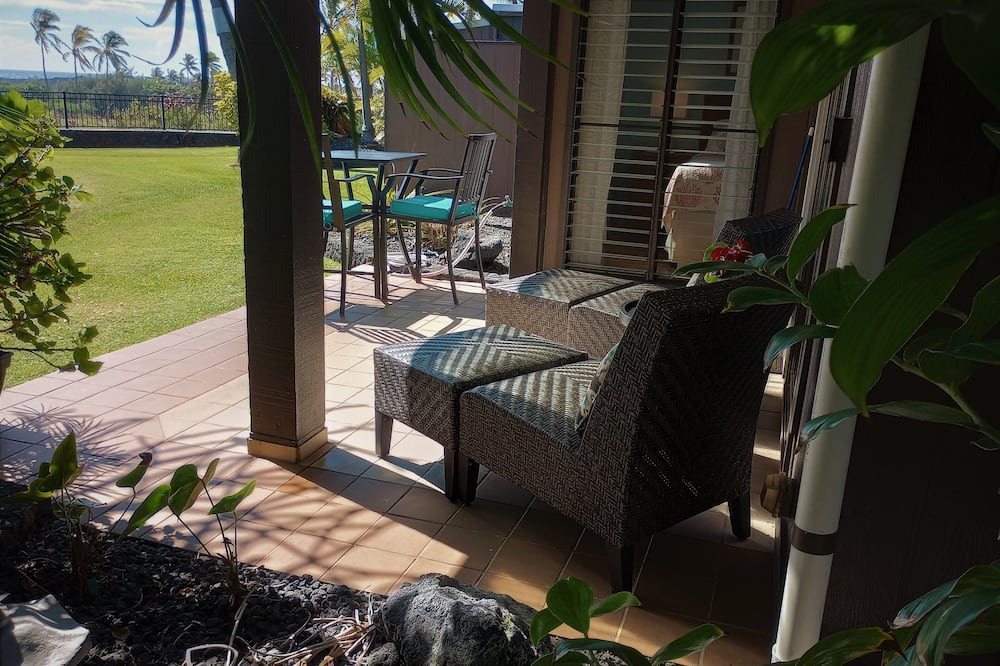 Punaluu Condo | Cozy Ocean View Condo - Great Pool & Short Walk to Punalu'u Beach