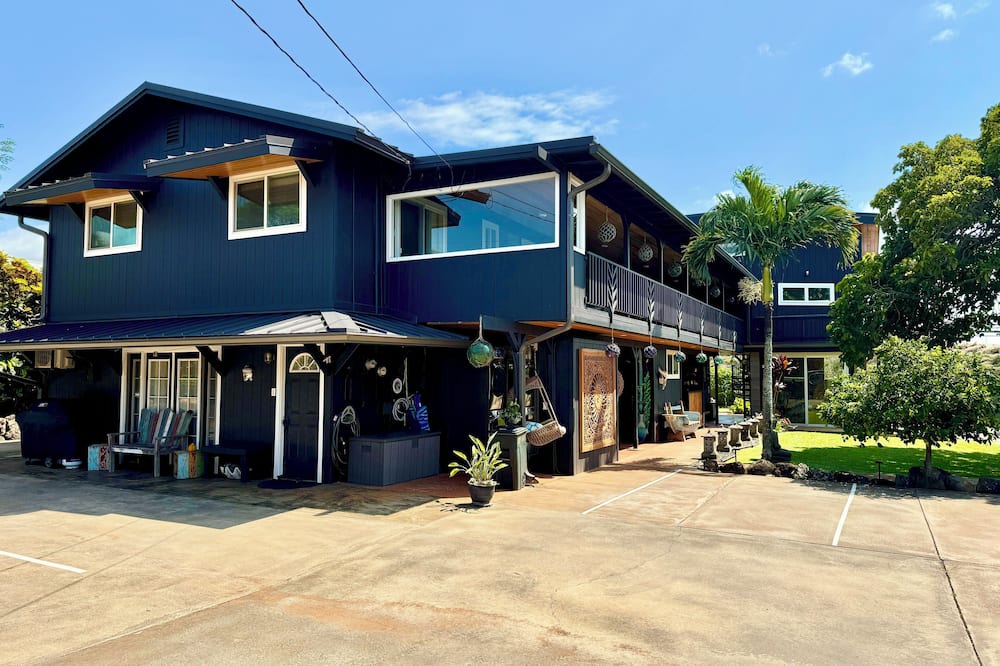 Paia House | 3 Bedroom 3.5 Bathroom Ocean View House. A Short Walk To Paia Town & Beaches!