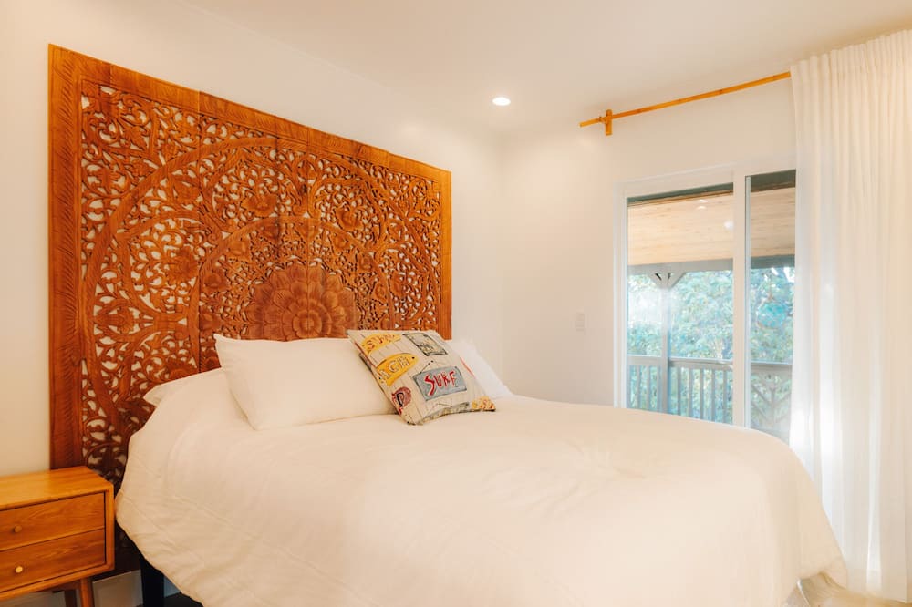 Paia House | 3 Bedroom 3.5 Bathroom Ocean View House. A Short Walk To Paia Town & Beaches!