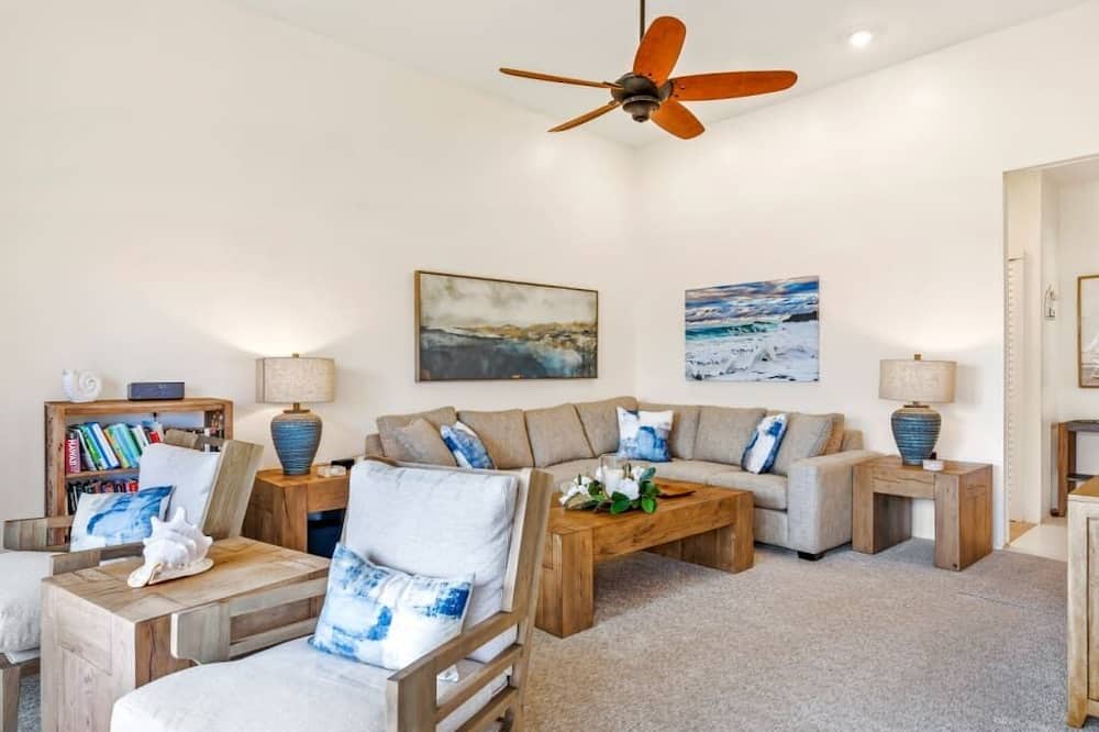 Lihue Condo | Oceanfront 3 Bedroom w/Kitchen and Lanai–Kaha Lani