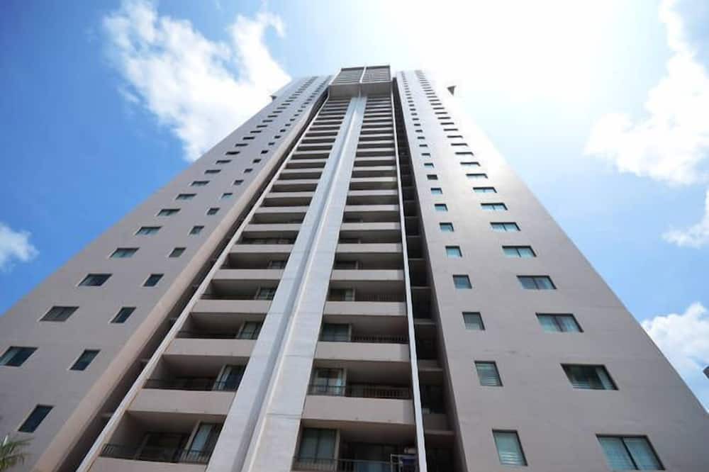 Waikiki Apartment | Royal Kuhio 1309 with King Bed, FREE Parking/WiFi, mins to BEACH!