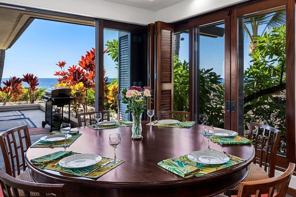 Kailua-Kona House | 🏖️Oceanfront Kona Home | Beach Access + Walk to Town