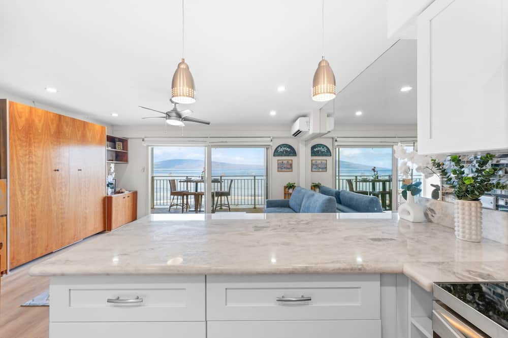 Historic Lahaina Front Street Condo | New Listing! Heart of Lahaina, an Oceanfront stay